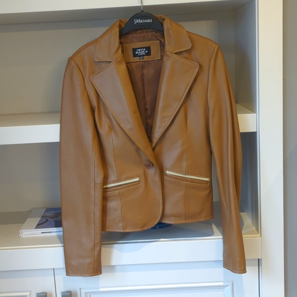 Costa Blanca size small 100% leather tan jacket